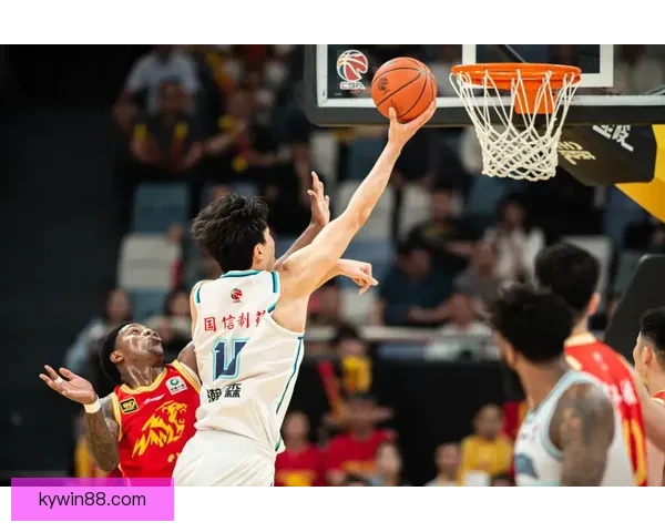 斯普利特赞杨瀚森进步显著 从季初时间减少到成长为更好球员 斯普利特赞杨瀚森进步显著 从季初时间减少到成长为更好球员