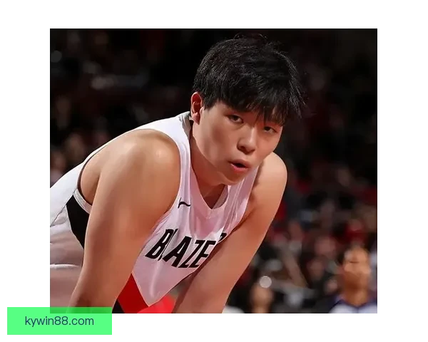 斯普利特称杨瀚森已无需每场带翻译 但仍有许多提升空间